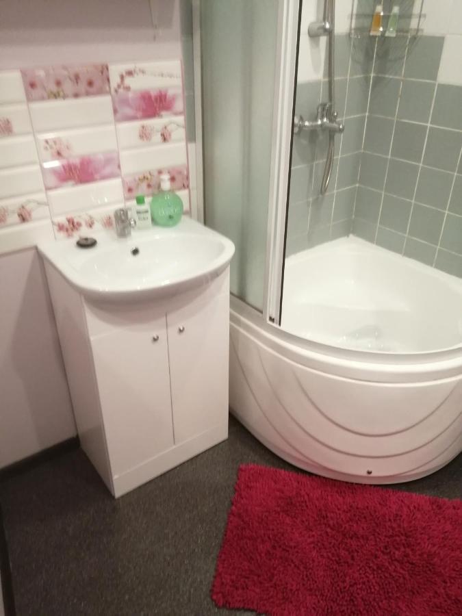 Kica Kroga Apartaments Ainaži Exteriör bild